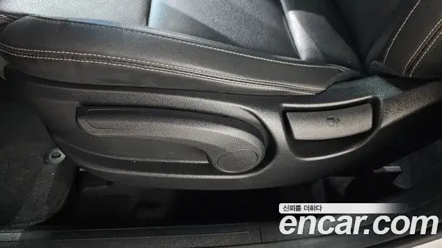 Kia Sportage The Bold 2021 — Photo 27/32
