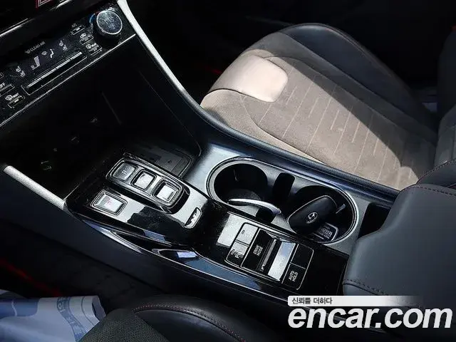 Hyundai Sonata Hybrid 2021 — Şəkil 18/20