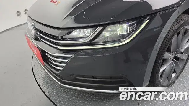 Volkswagen Arteon 2020 — Şəkil 27/31