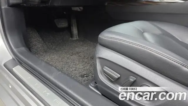 Toyota Camry 2018 — ფოტო 21/30