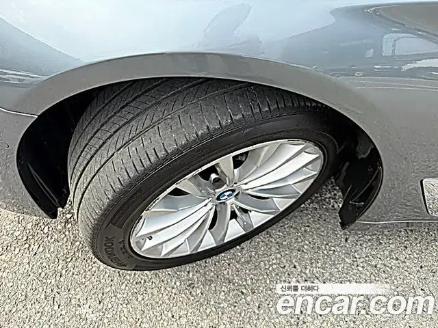 BMW 5 Series 2018 — ფოტო 19/20