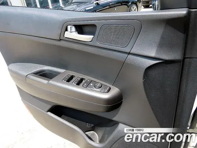 Kia Sportage The Bold 2018 — ფოტო 16/19