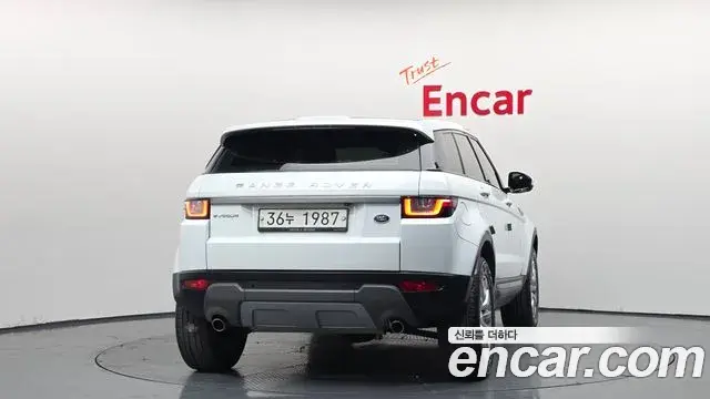 Land Rover Range Rover Evoque 2018 — Şəkil 22/32