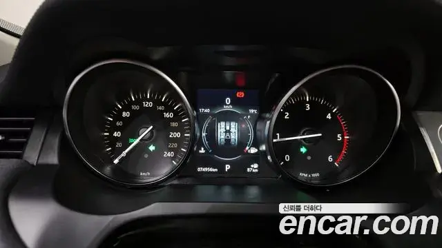 Land Rover Range Rover Evoque 2018 — Şəkil 10/32