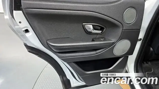 Land Rover Range Rover Evoque 2018 — Şəkil 16/32