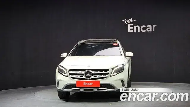 Mercedes-Benz GLA-Class 2018 — Photo 8/20