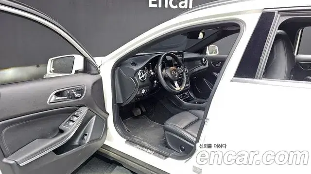 Mercedes-Benz GLA-Class 2018 — Photo 7/20
