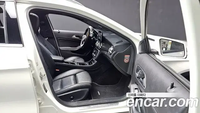 Mercedes-Benz GLA-Class 2018 — Photo 16/20