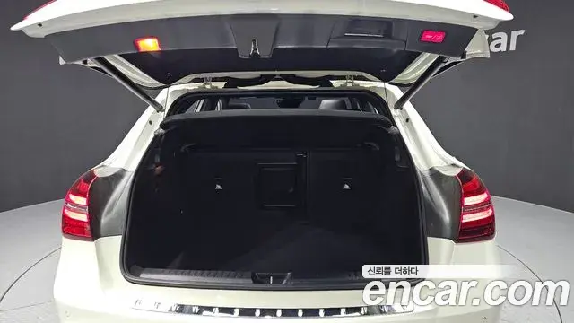 Mercedes-Benz GLA-Class 2018 — Photo 4/20