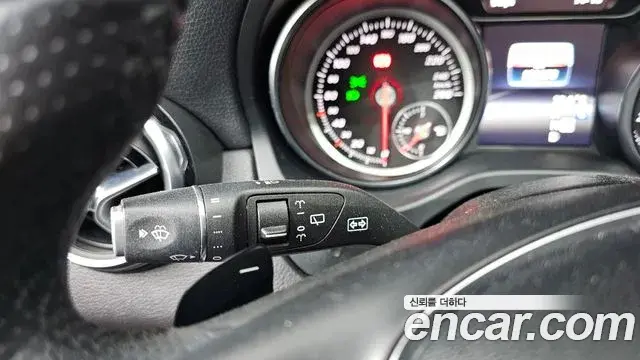 Mercedes-Benz GLA-Class 2018 — Photo 13/20