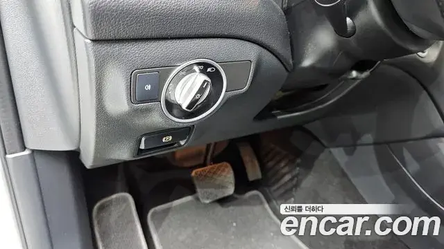 Mercedes-Benz GLA-Class 2018 — Photo 17/20