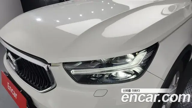 Volvo XC40 2021 — Photo 25/33