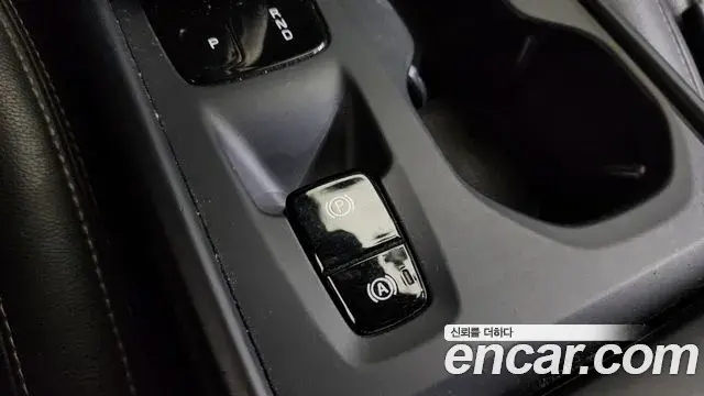 Volvo XC40 2021 — Photo 3/33