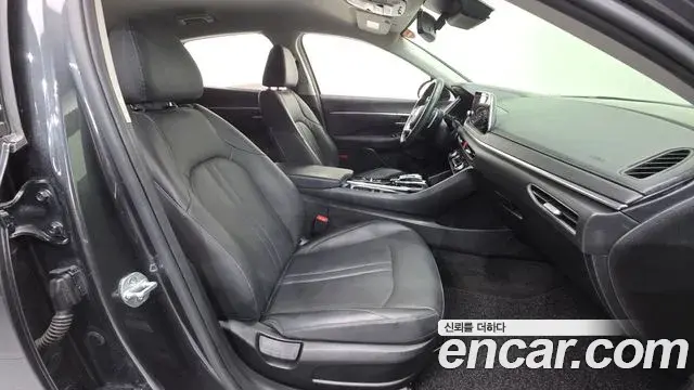 Hyundai Sonata Hybrid 2020 — ფოტო 19/20