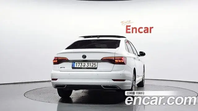 Volkswagen Jetta 2020 — Şəkil 10/20