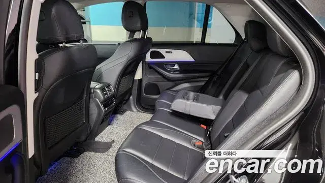 Mercedes-Benz GLE-Class 2020 — ფოტო 15/20
