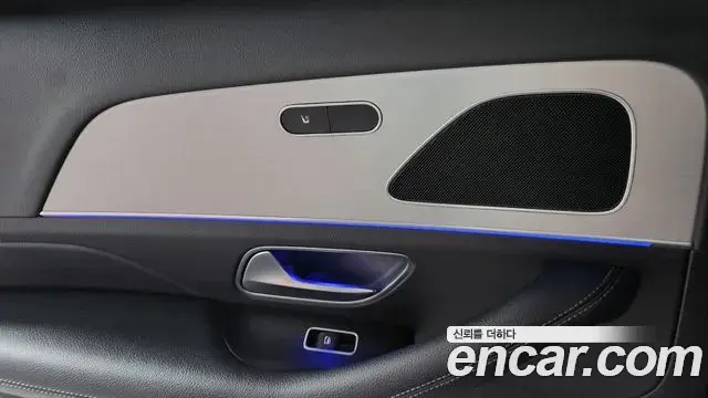 Mercedes-Benz GLE-Class 2020 — ფოტო 3/20