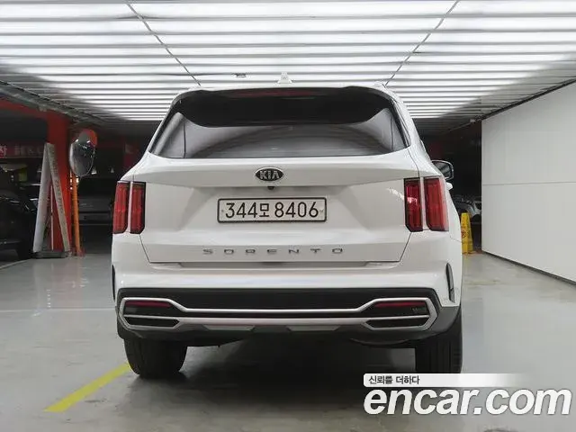 Kia Sorento 2021 — Photo 19/20