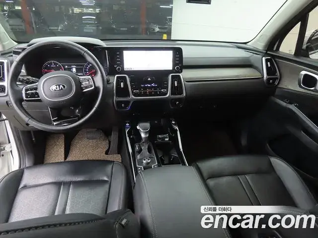 Kia Sorento 2021 — Photo 15/20