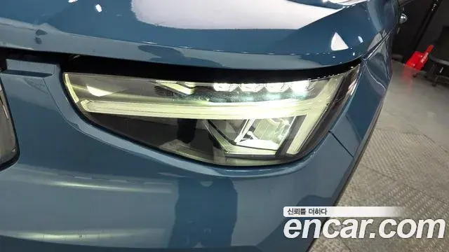 Volvo XC40 2022 — Photo 32/33