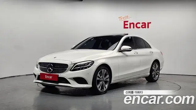 Mercedes-Benz C-Class 2019 — ფოტო 2/20