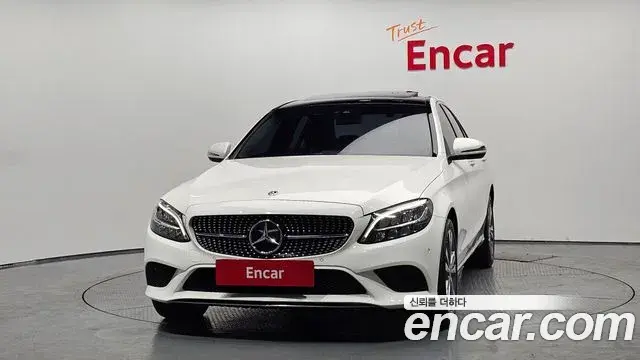Mercedes-Benz C-Class 2019 — ფოტო 15/20