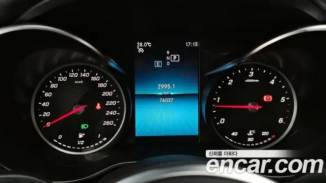Mercedes-Benz C-Class 2019 — ფოტო 18/20