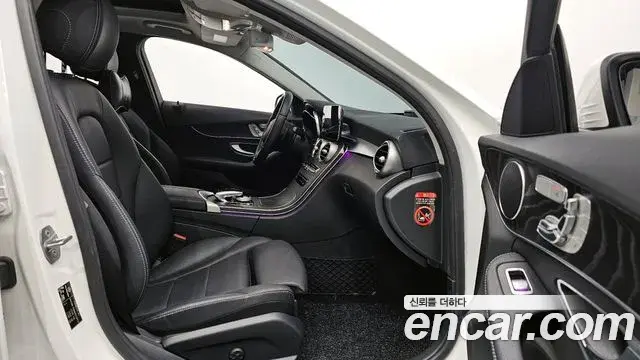 Mercedes-Benz C-Class 2019 — ფოტო 16/20