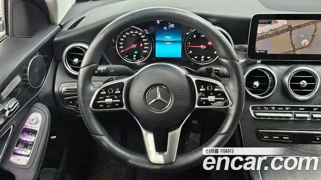 Mercedes-Benz C-Class 2019 — ფოტო 13/20