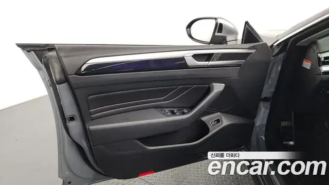 Volkswagen Arteon 2023 — Photo 6/35