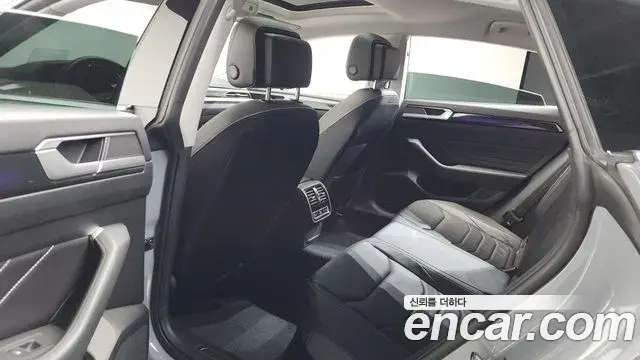 Volkswagen Arteon 2023 — Photo 29/35