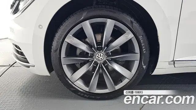 Volkswagen Arteon 2020 — Şəkil 8/35