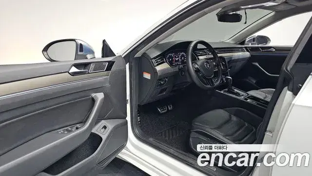 Volkswagen Arteon 2020 — Şəkil 21/35