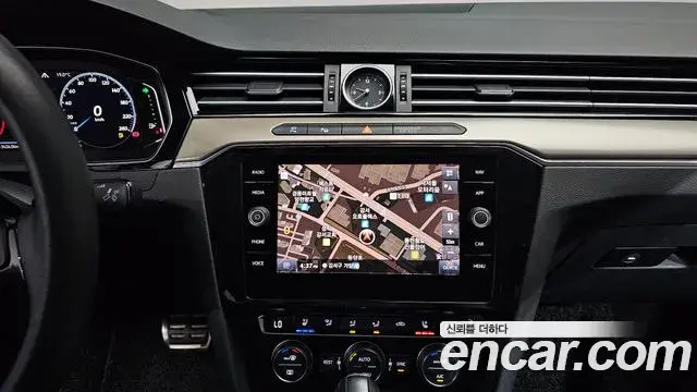 Volkswagen Arteon 2020 — Şəkil 33/35