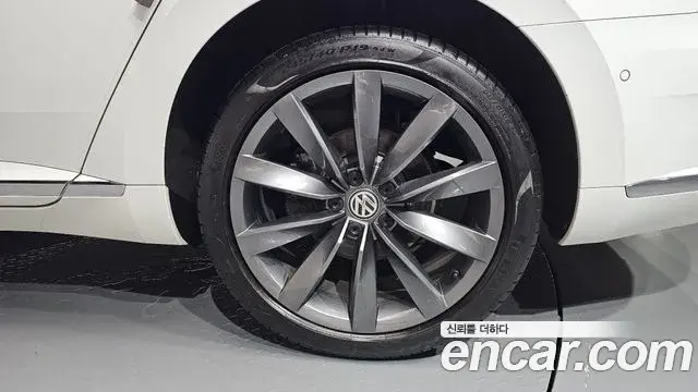 Volkswagen Arteon 2020 — Şəkil 34/35