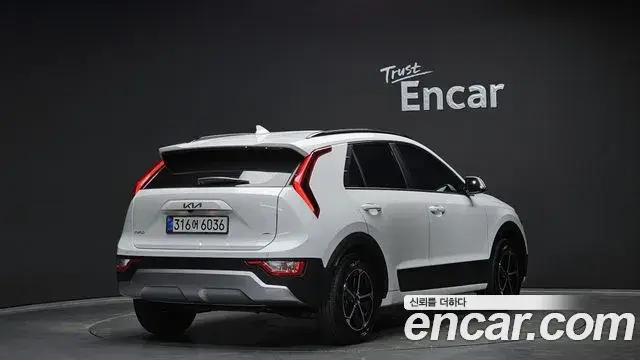 Kia Niro 2025 — Photo 11/30