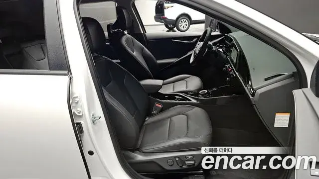 Kia Niro 2025 — Photo 20/30