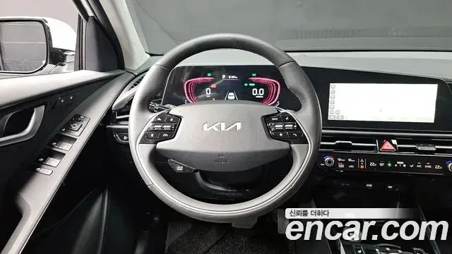 Kia Niro 2025 — Photo 13/30