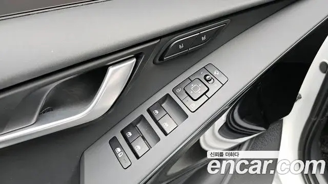 Kia Niro 2025 — Photo 3/30
