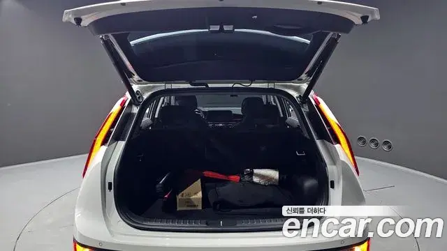 Kia Niro 2025 — Photo 28/30