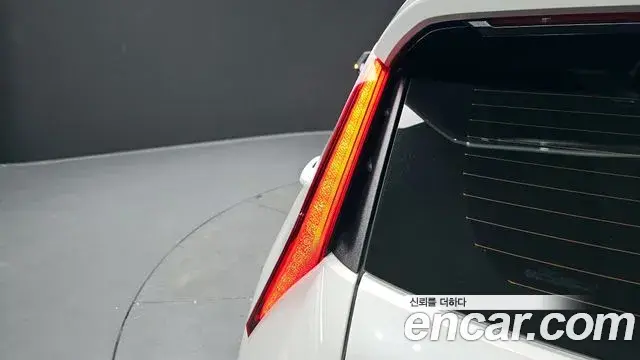 Kia Niro 2025 — Photo 25/30