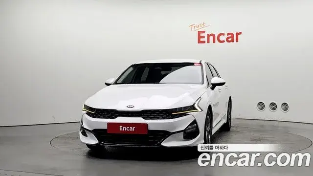 Kia K5 2020 — ფოტო 7/20