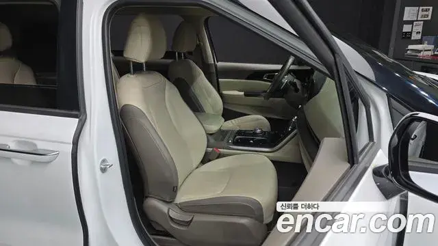 Kia Carnival 2021 — Фото 11/20