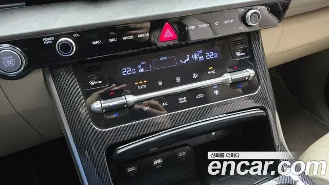 Kia Carnival 2021 — Фото 18/20