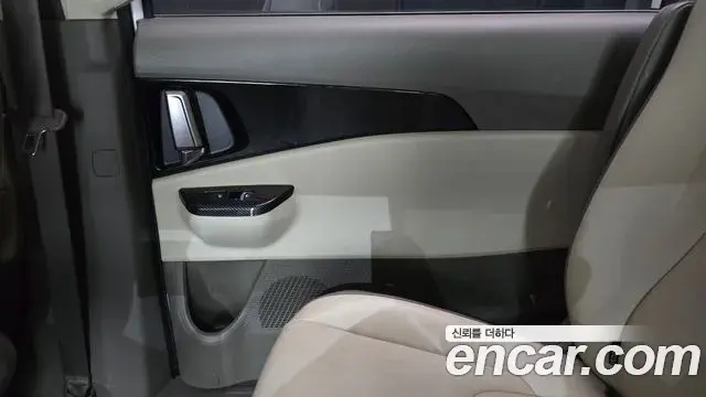 Kia Carnival 2021 — Photo 15/31