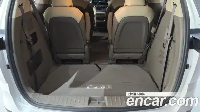 Kia Carnival 2021 — Photo 18/31