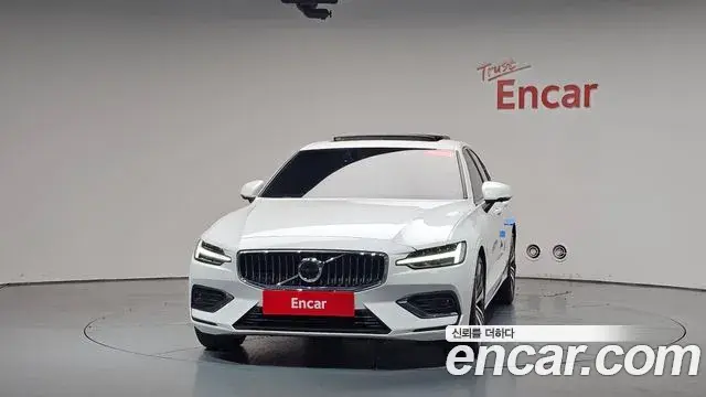 Volvo S60 2023 — ფოტო 10/36