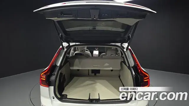 Volvo XC60 2025 — Şəkil 20/38