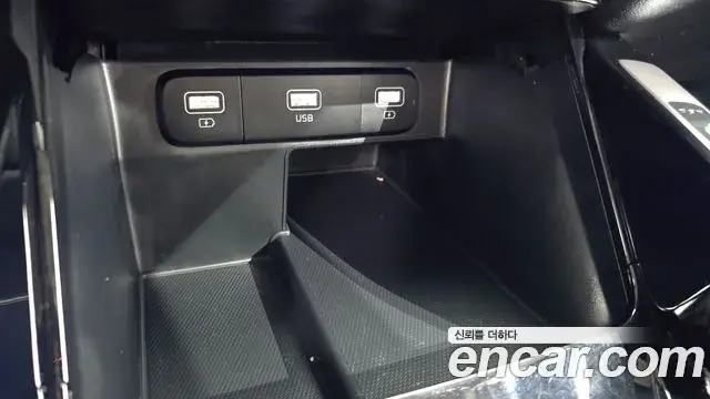 Kia Sorento 2021 — Photo 28/34