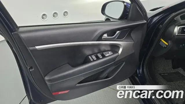 Genesis G70 2019 — Photo 12/30